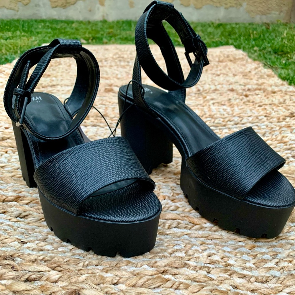 Black H&M platform sandals NWT